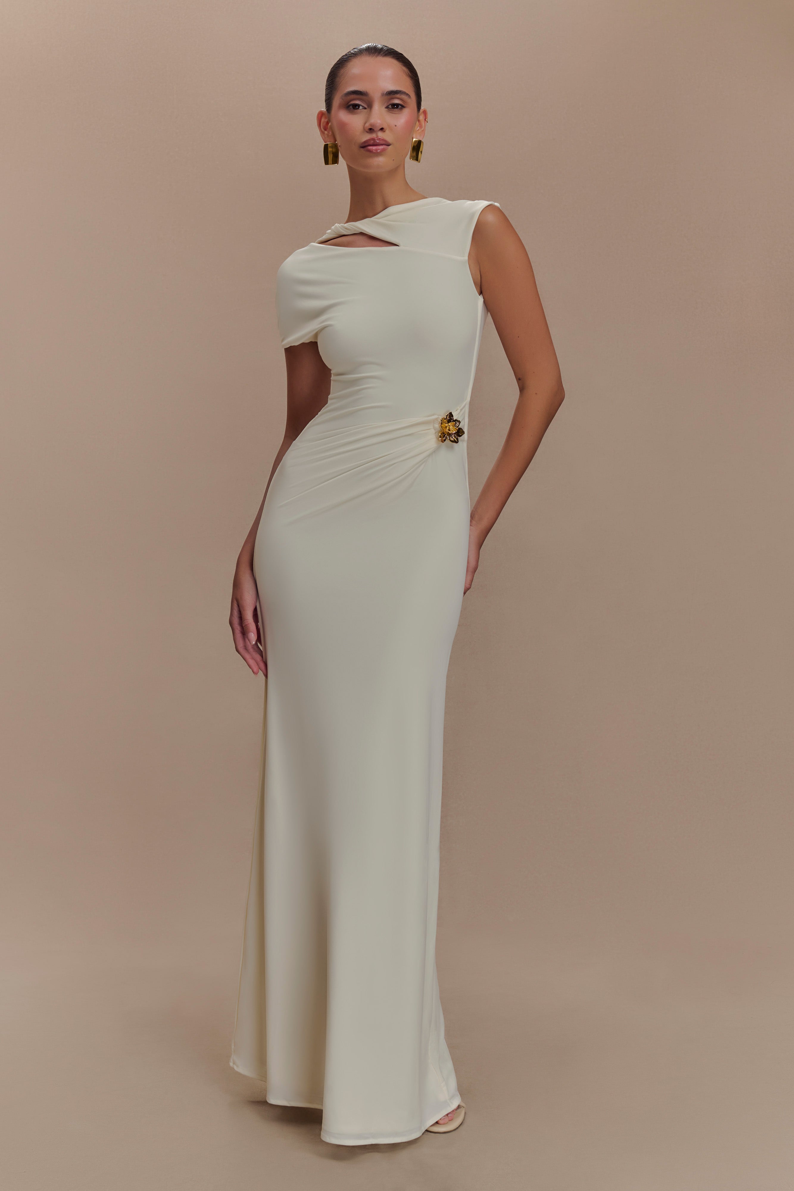 Ivonelle™ – Ivory Maxi Dress with Classic Cut