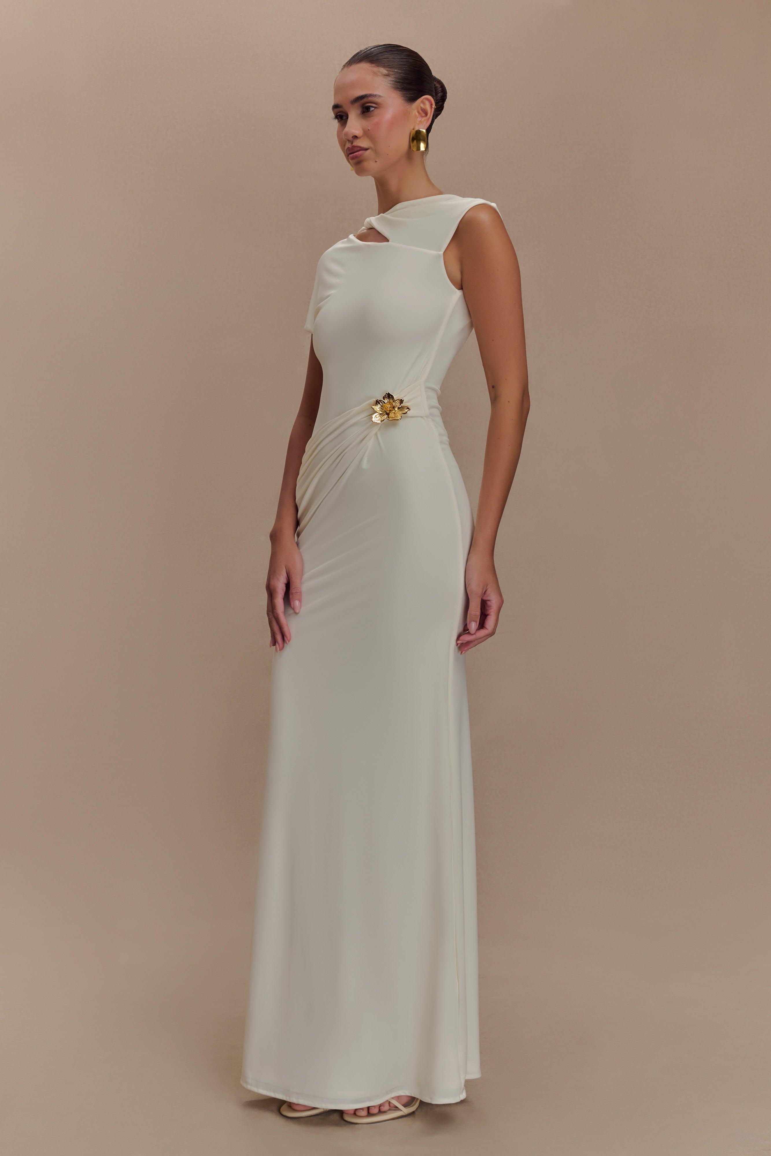 Ivonelle™ – Ivory Maxi Dress with Classic Cut