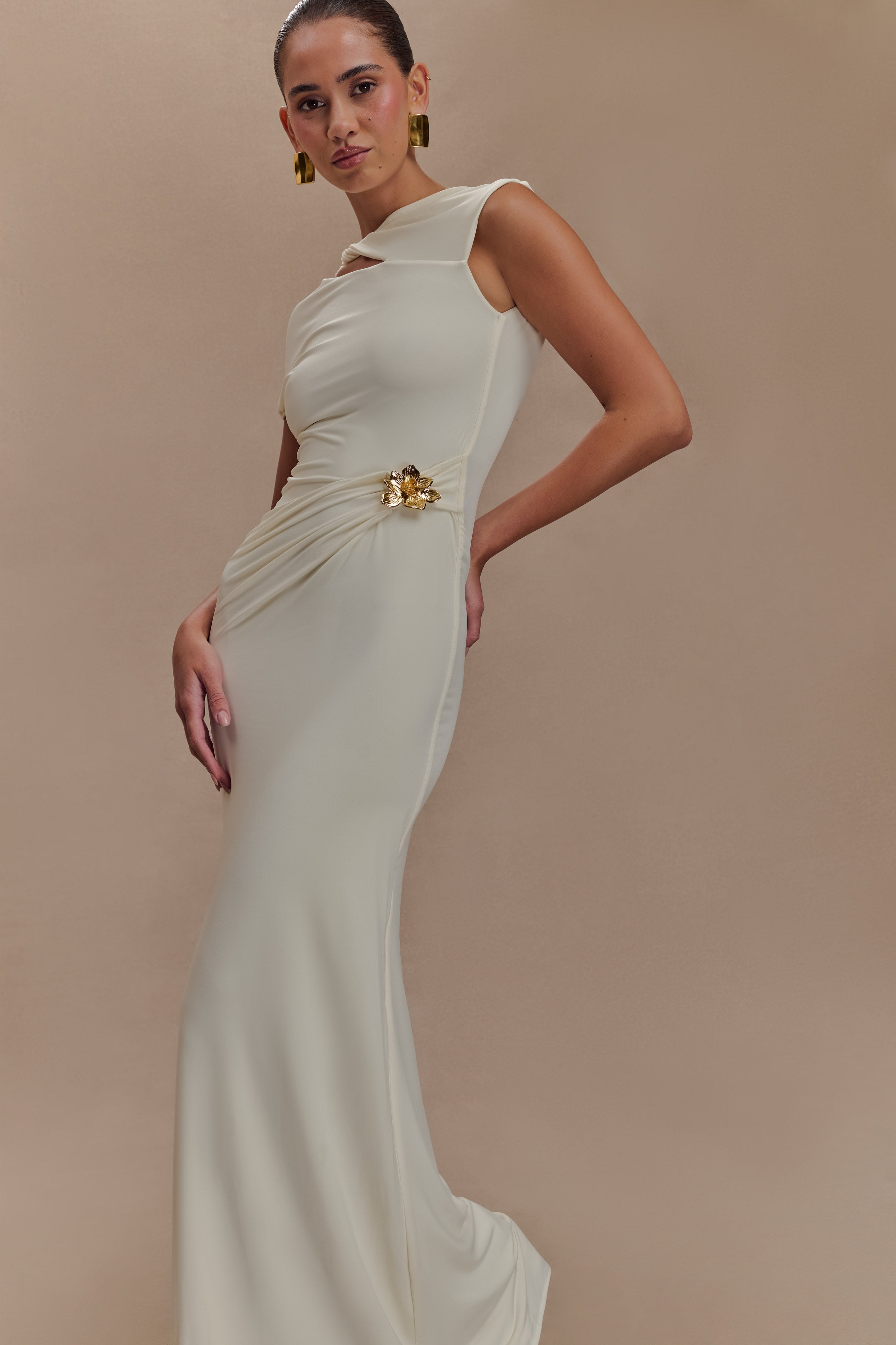 Ivonelle™ – Ivory Maxi Dress with Classic Cut