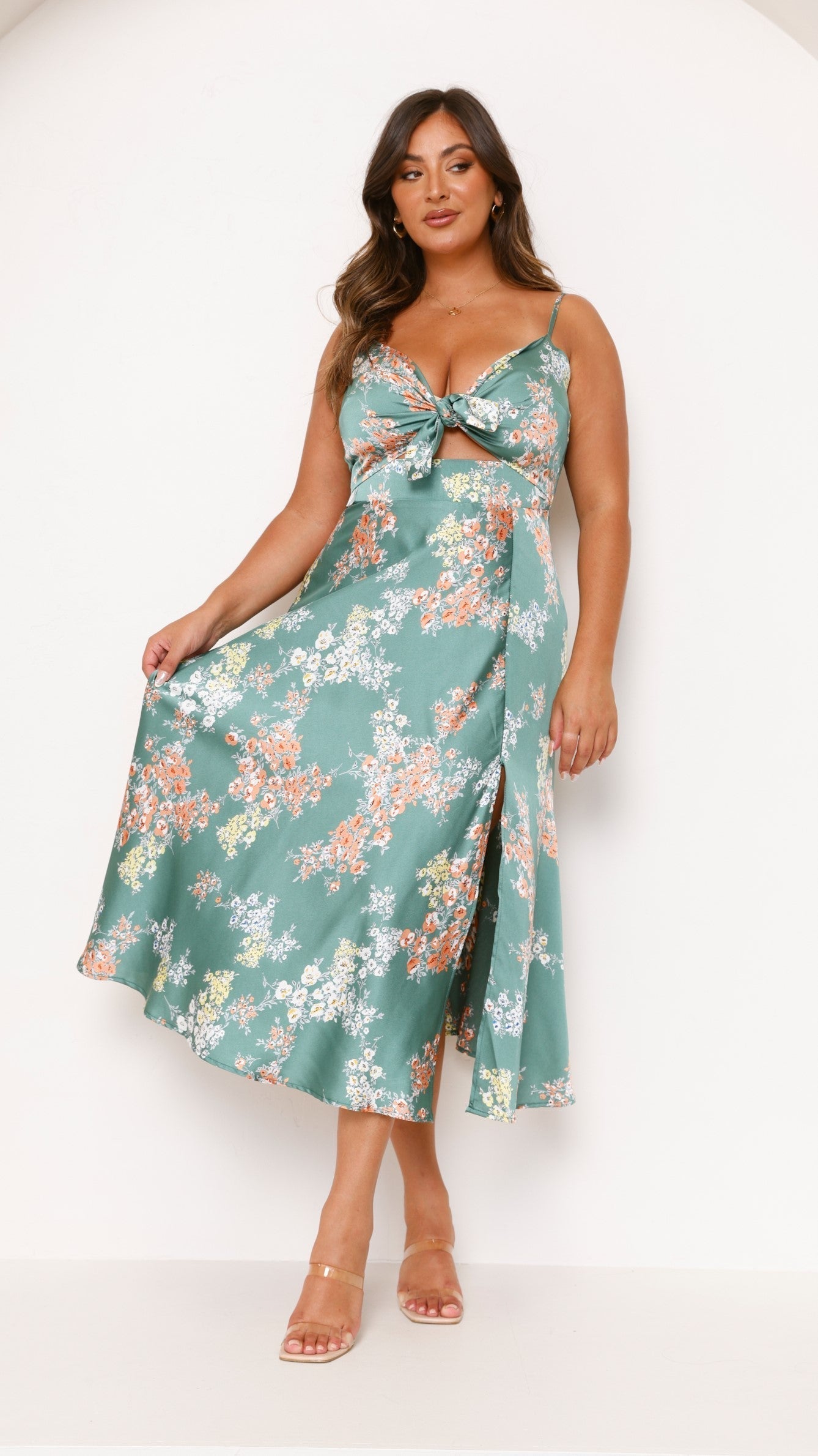Elowen™ – Airy Midi Dress with Floral Print and Open Back